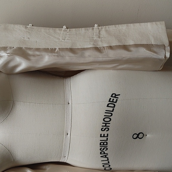 Tailored Silk Champagne Jacket Frog & Knot Closure - Picture 14 of 17